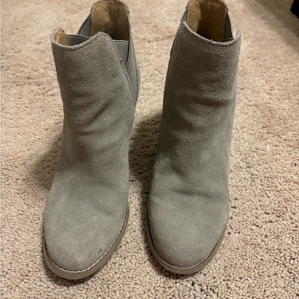 Women's Gray Suede Wedge Ankle Boots
